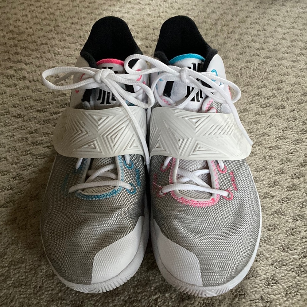 Kyrie Irving basketball shoes